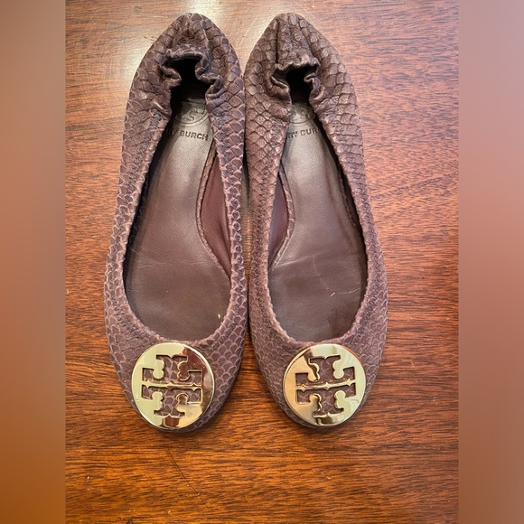 Tory Burch Flats 6.5 embossed snake - Picture 1 of 5